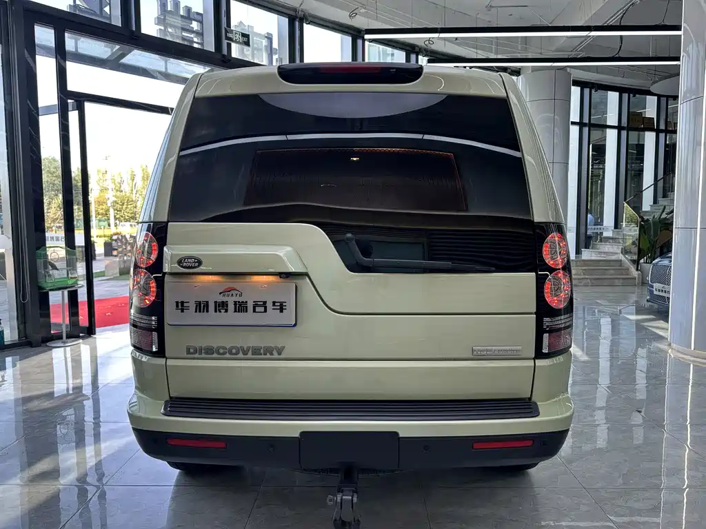 Land Rover Discovery 2014 — фото 18