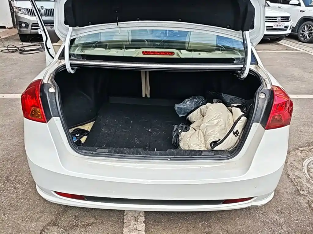 Buick Excelle 2015 — фото 19