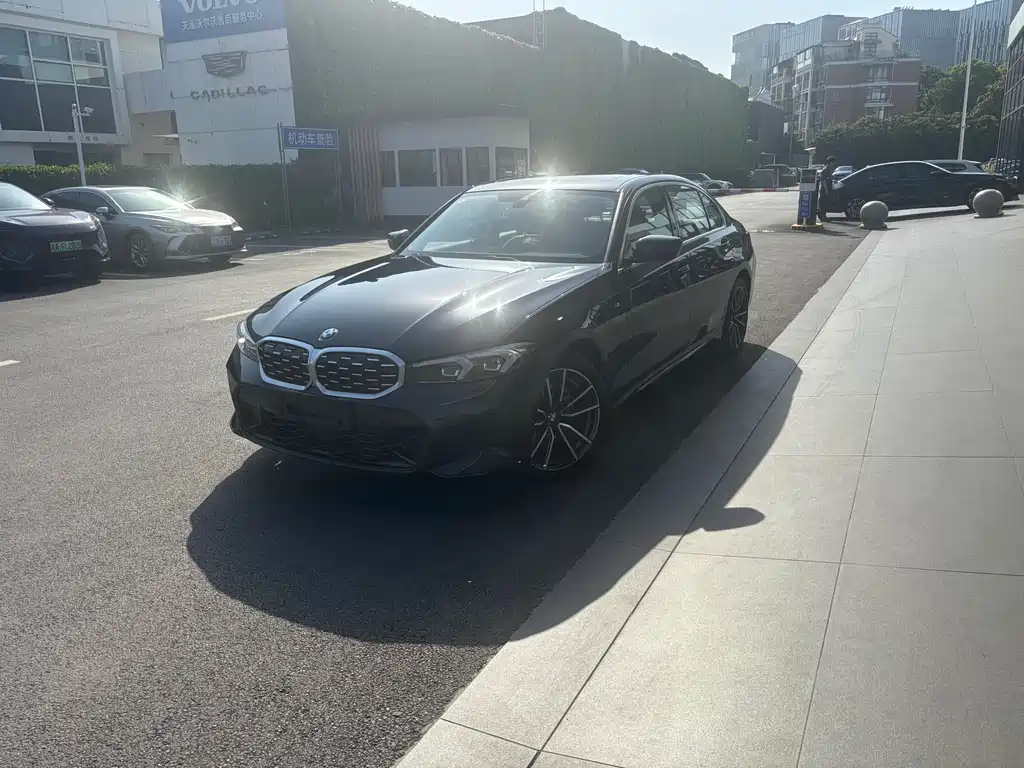 BMW 3 Series 2025 — фото 1