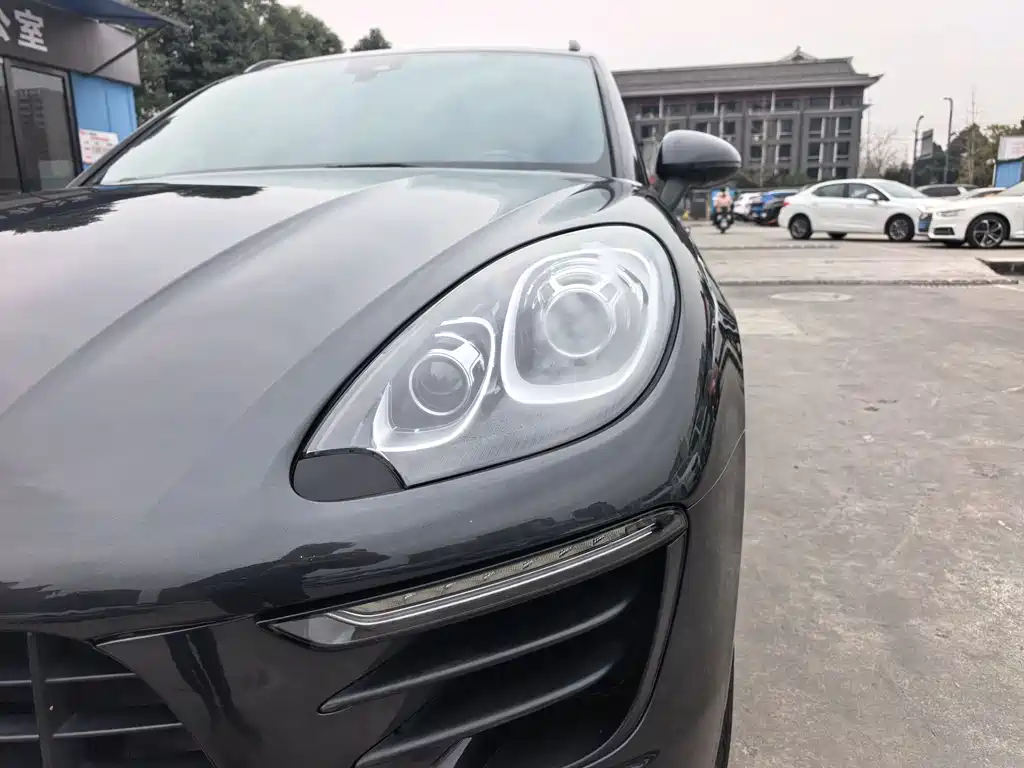 Porsche Macan 2016 — фото 9