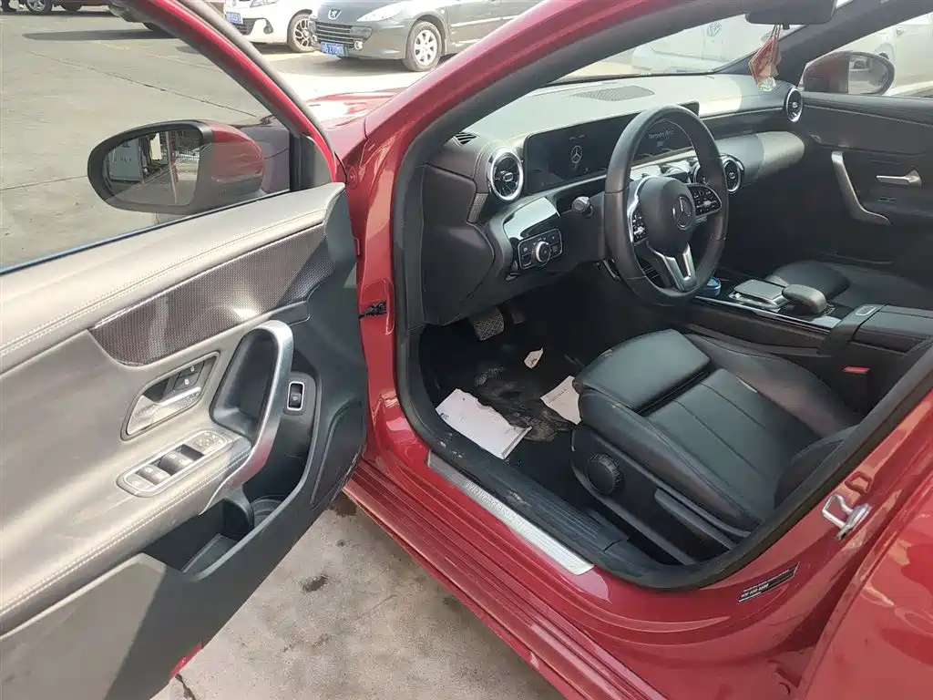 Mercedes-Benz A-Class 2022 — фото 16