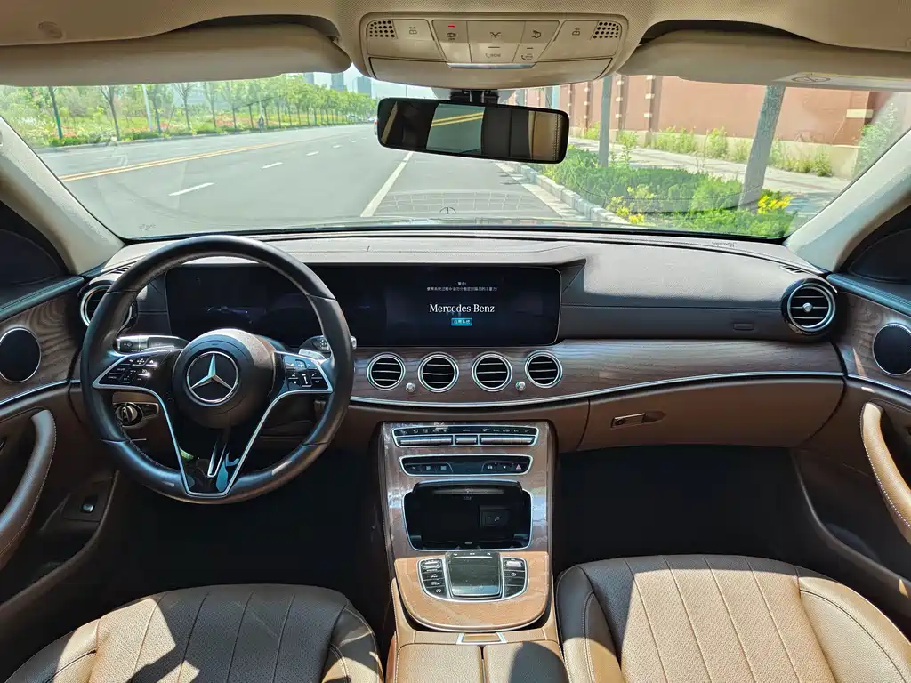 Mercedes-Benz E-Class 2023 — фото 22