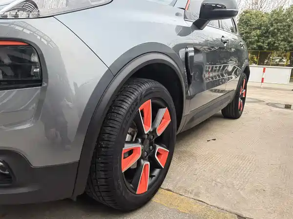 Lynk & Co 01 2021