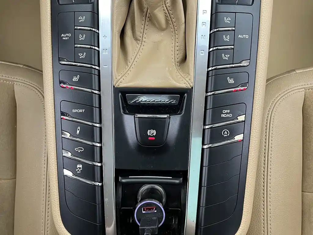 Porsche Macan 2015 — фото 21