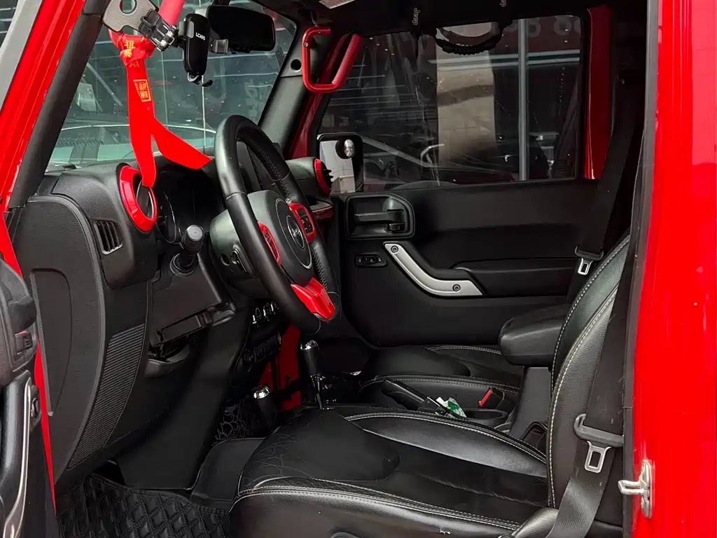 Jeep Wrangler 2015 — фото 6