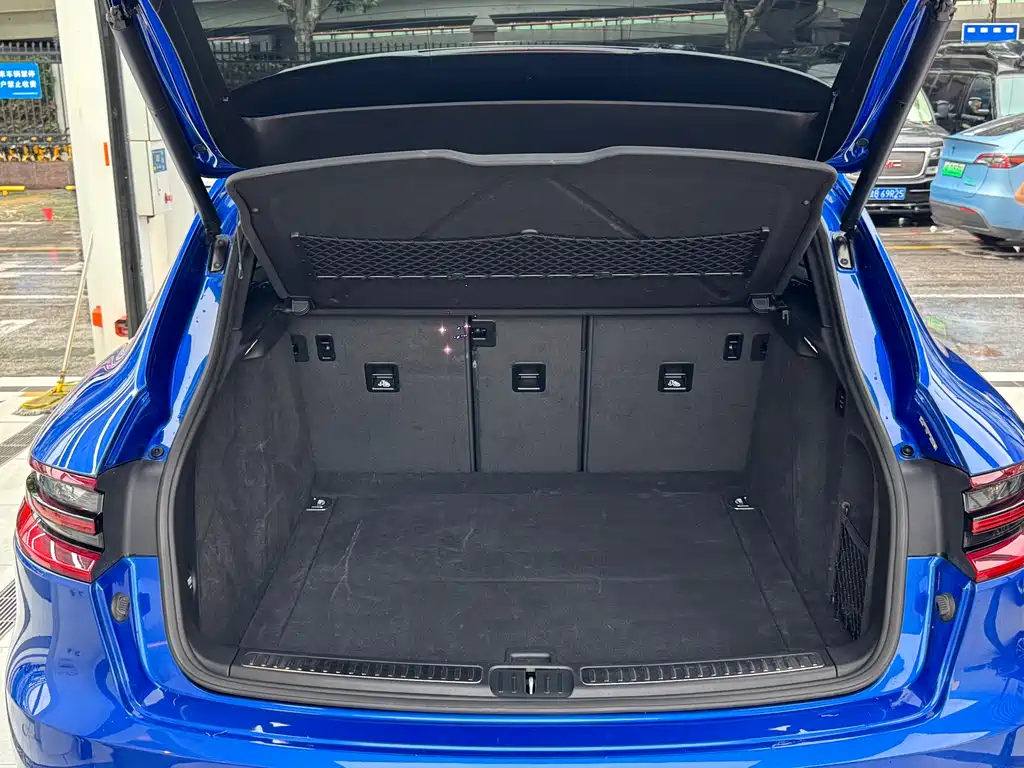 Porsche Macan 2018 — фото 23