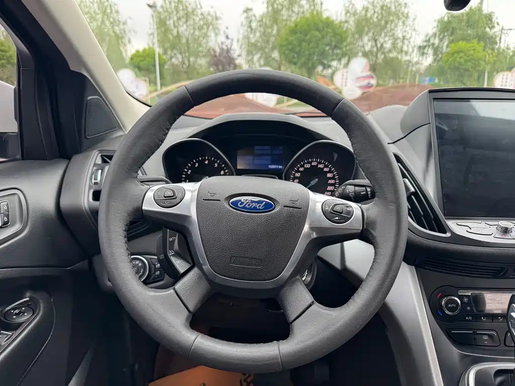 Ford Kuga 2016 — фото 17