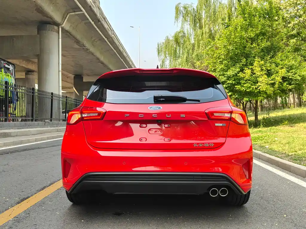Ford Focus 2020 — фото 23