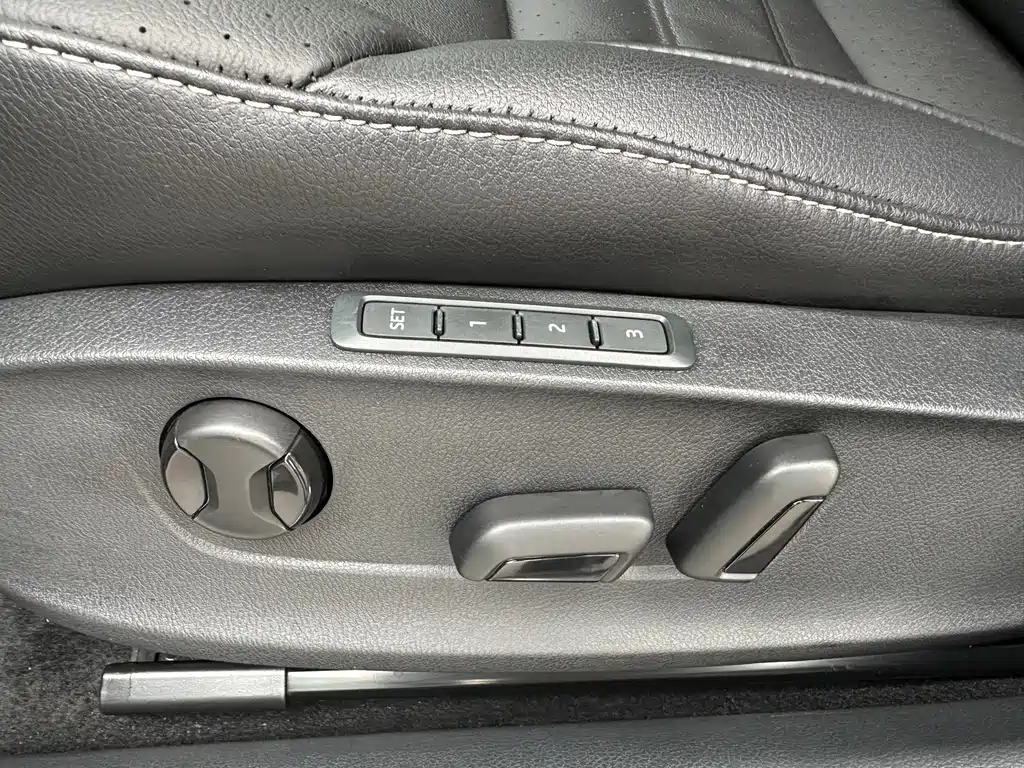Volkswagen Passat 2017 — фото 14