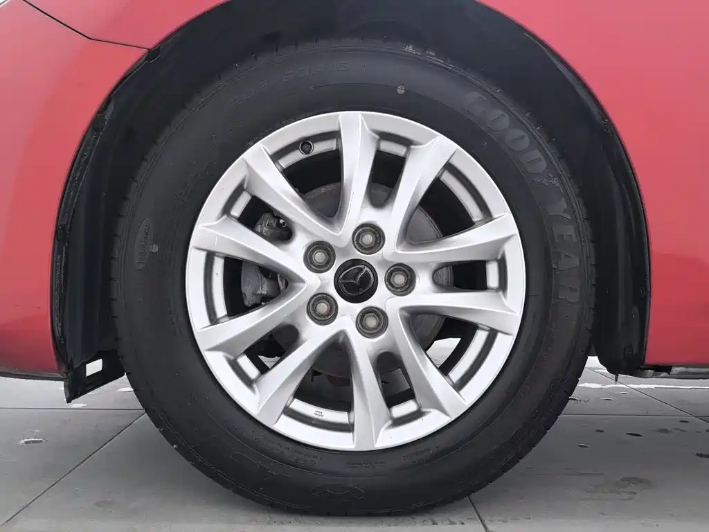 Mazda 3 Axela 2016 — фото 17