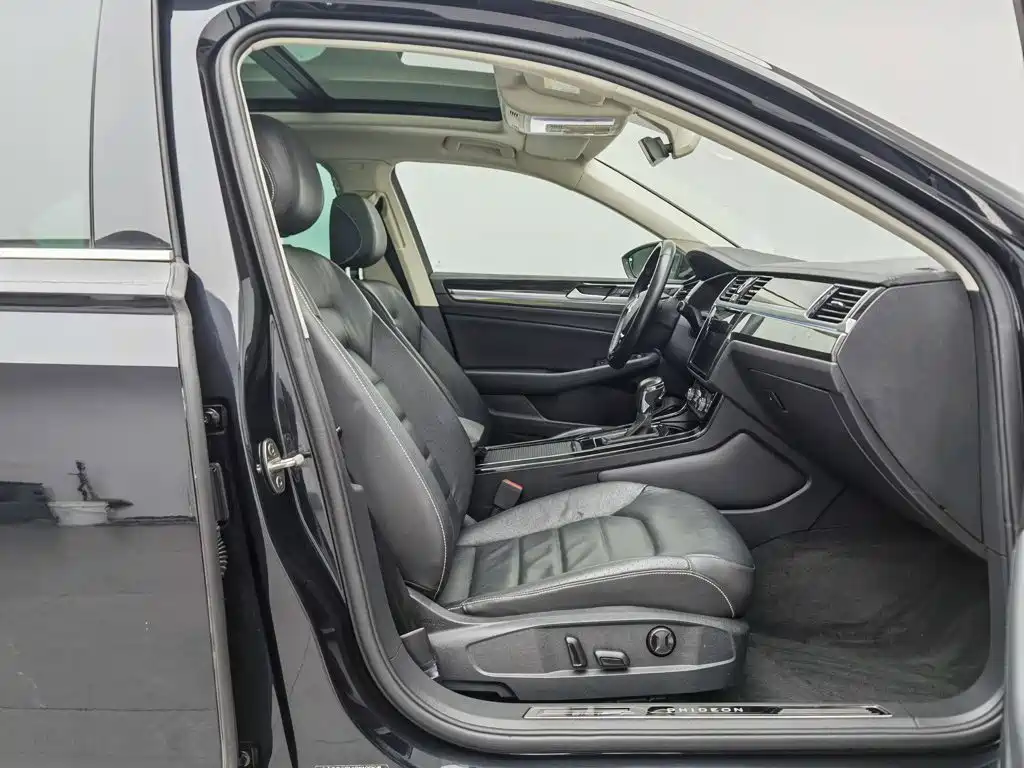 Volkswagen Phideon 2019 — фото 23