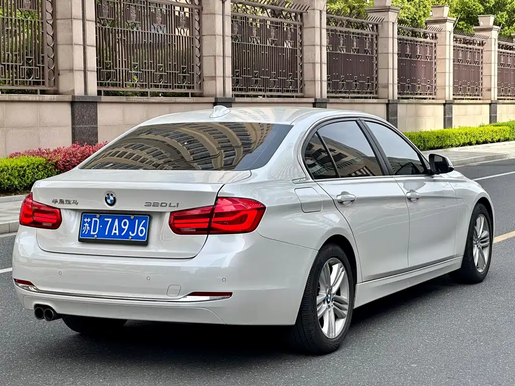 BMW 3 Series 2017 — фото 6