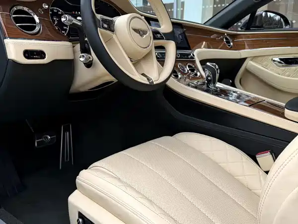 Bentley Continental 2020