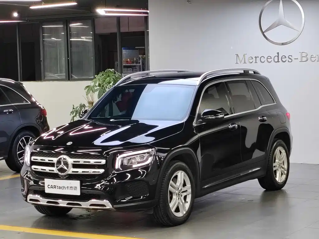 Mercedes-Benz GLB 2023 — фото 1