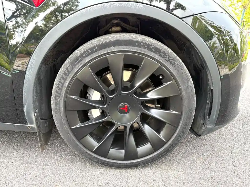 Tesla Model Y 2023 — фото 15