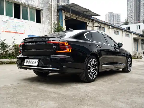Volvo S90 2023