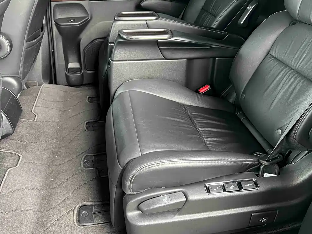 Honda Elysion 2018 — фото 12