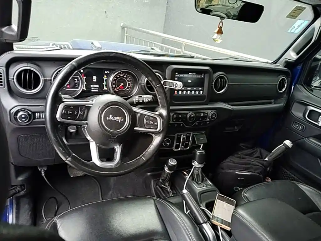 Jeep Wrangler 2020 — фото 10
