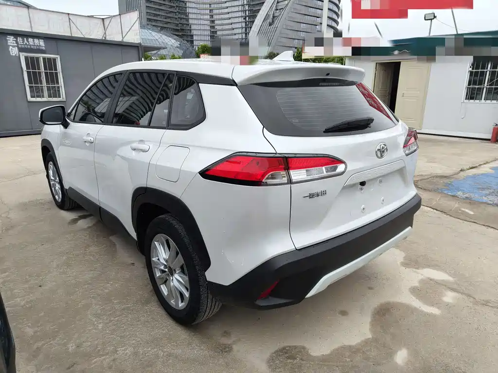 Toyota Corolla Cross 2023 — фото 11