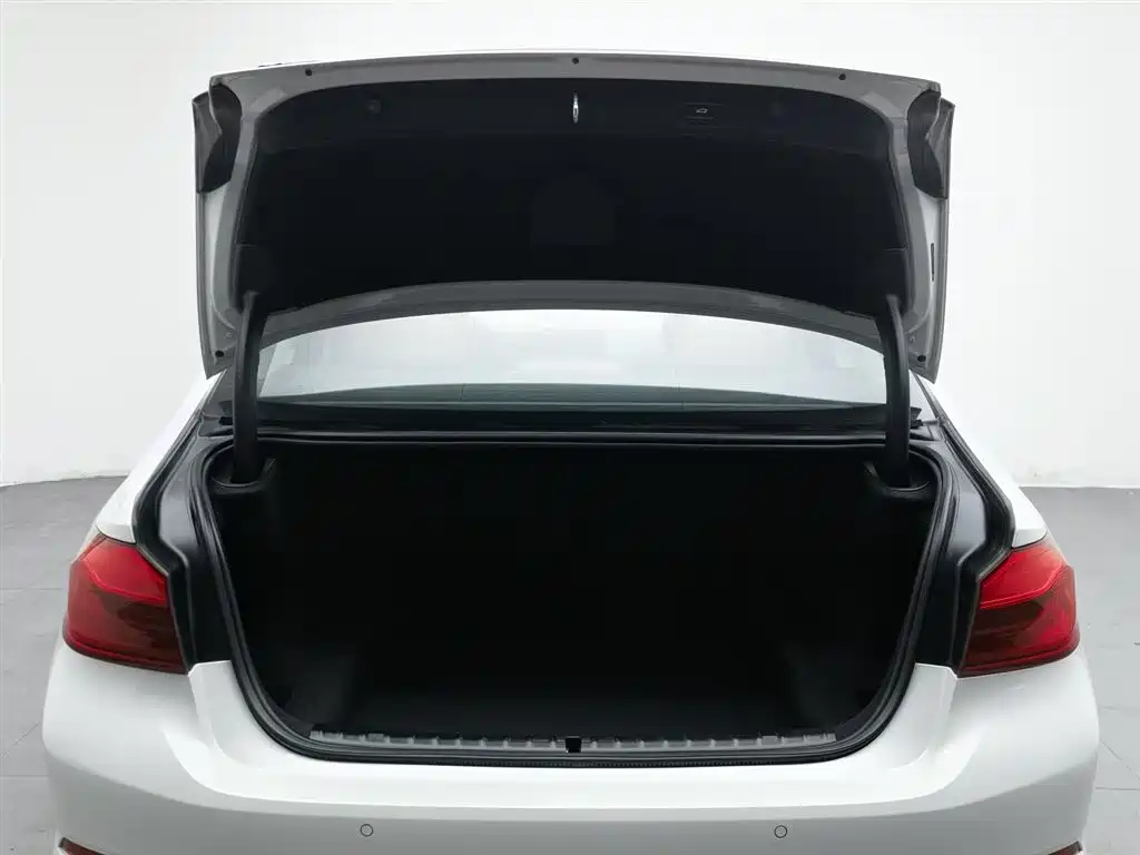 BMW 5 Series 2020 — фото 16