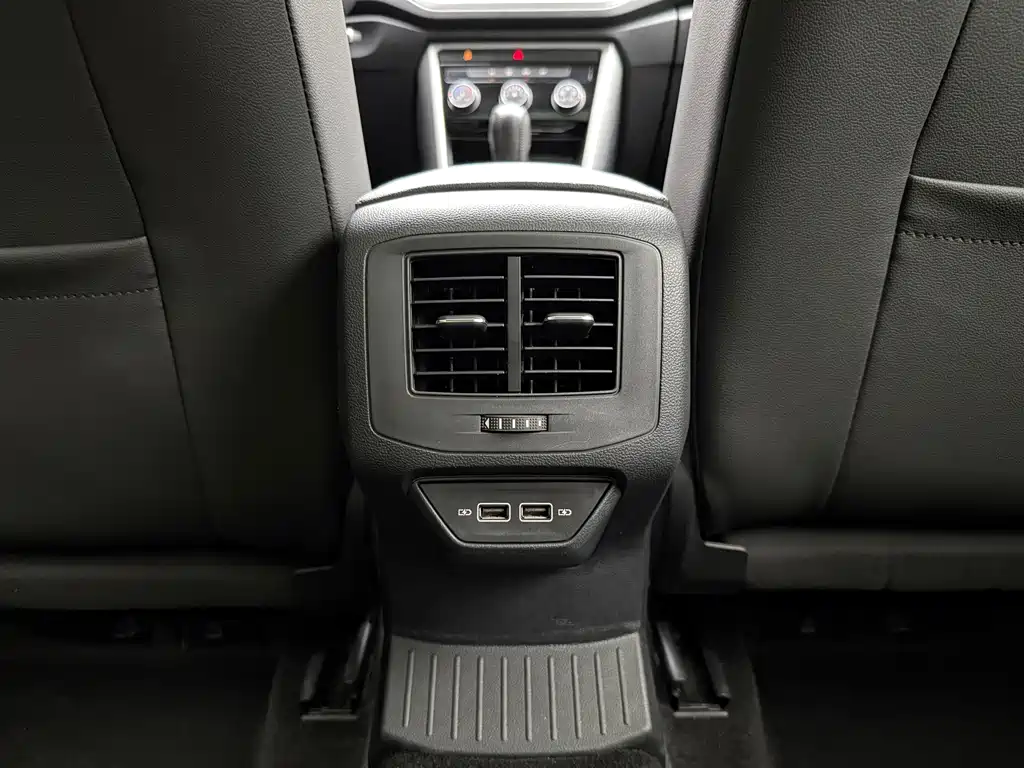 Volkswagen T-Roc 2019 — фото 15