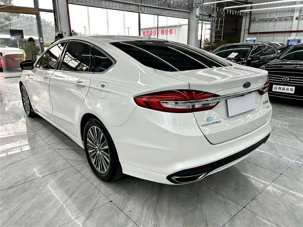 Ford Mondeo 2018 — фото 4