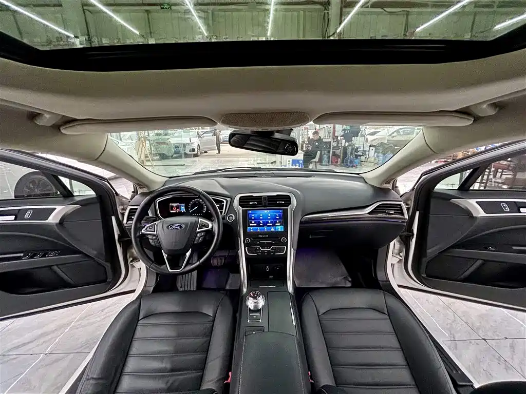 Ford Mondeo 2018 — фото 10