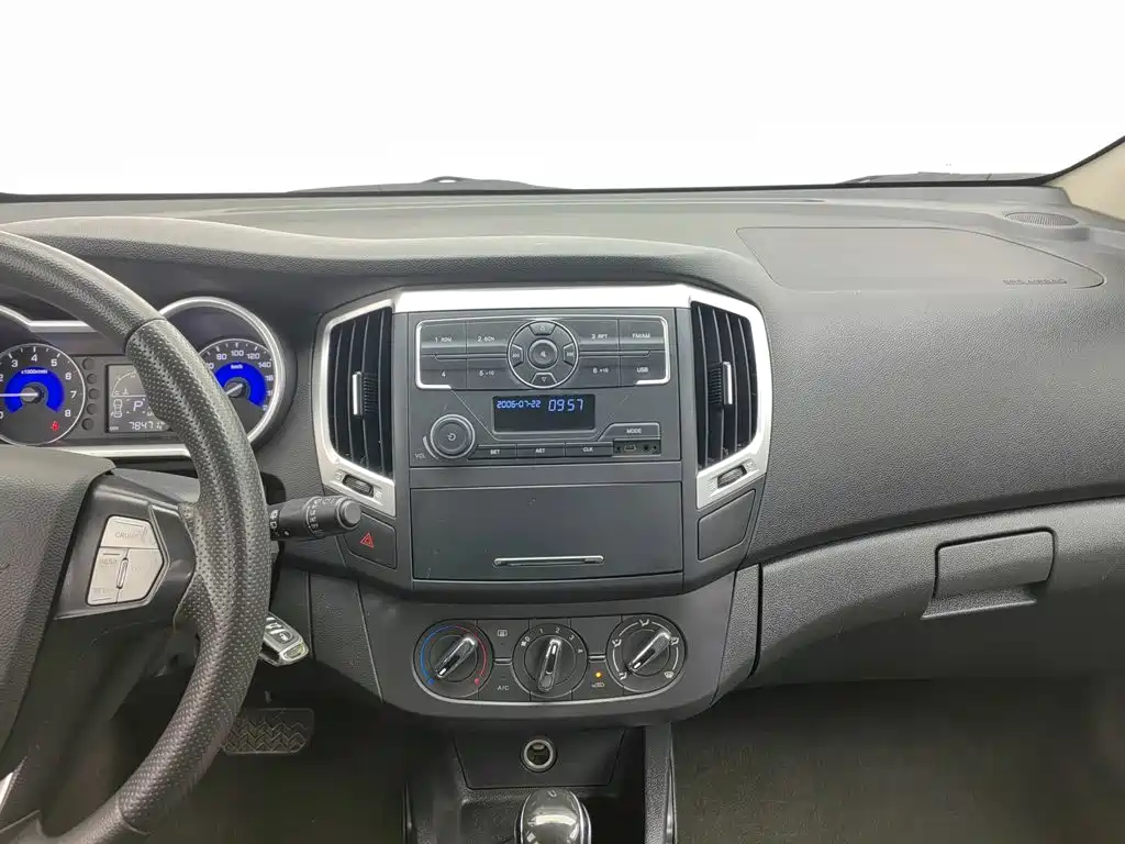 Dongfeng Fengshen AX3 2016 — фото 12