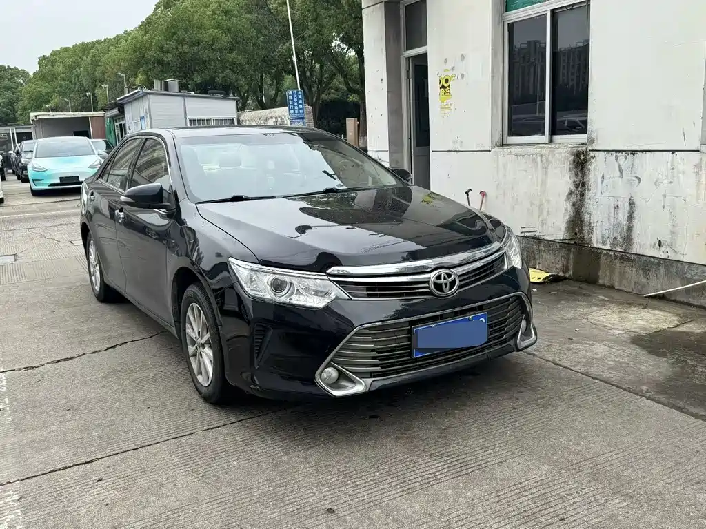 Toyota Camry 2015 — фото 3