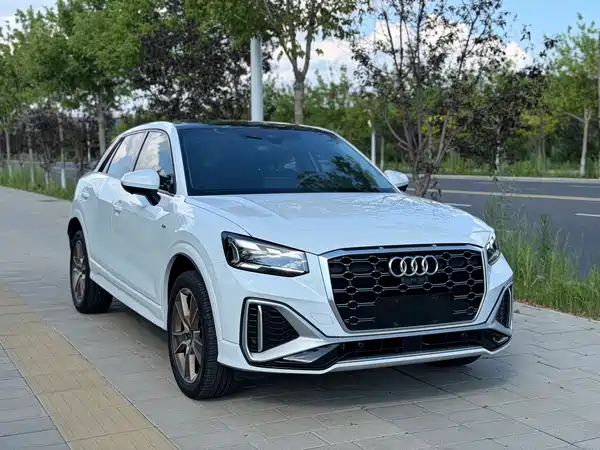 Audi Q2L 2023