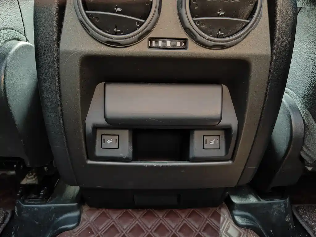 Land Rover Discovery 2016 — фото 15