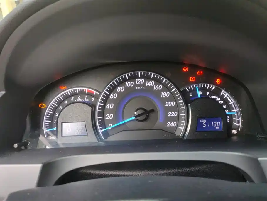 Toyota Camry 2015 — фото 14