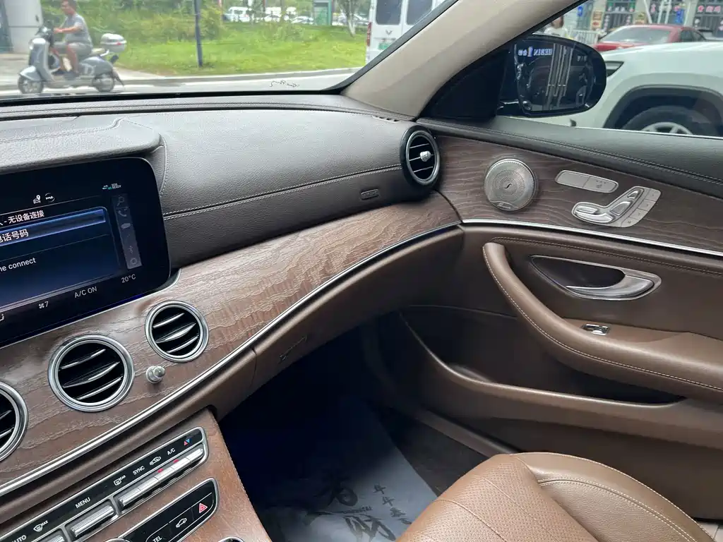Mercedes-Benz E-Class 2020 — фото 21