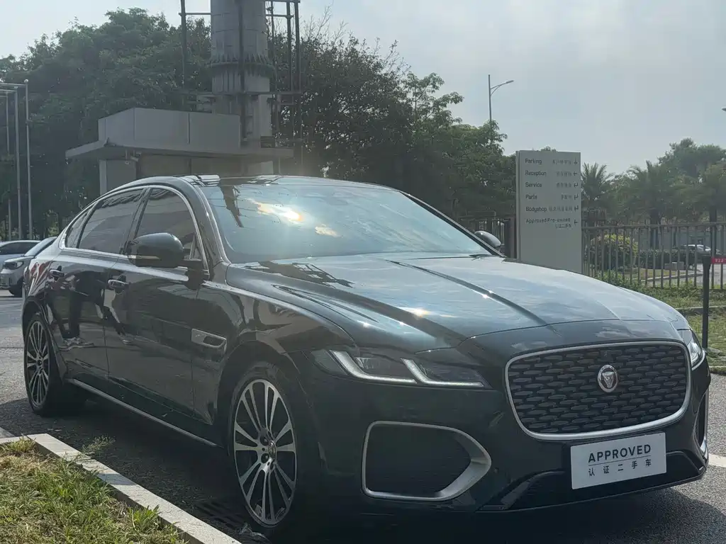 Jaguar XFL 2025 — фото 10