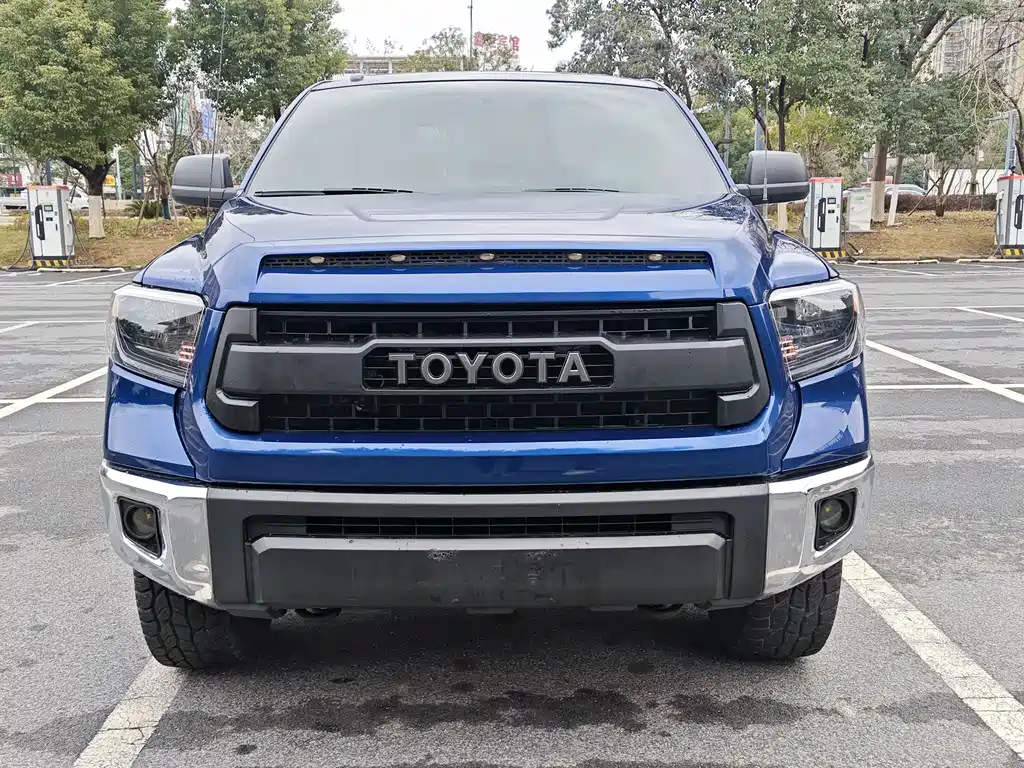 Toyota Tundra 2014 — фото 1