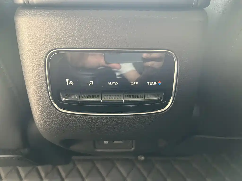 GAC Trumpchi M6 2025 — фото 17
