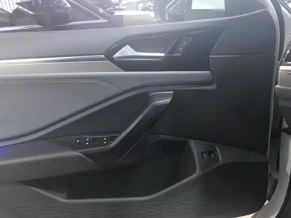 Volkswagen Sagitar 2021