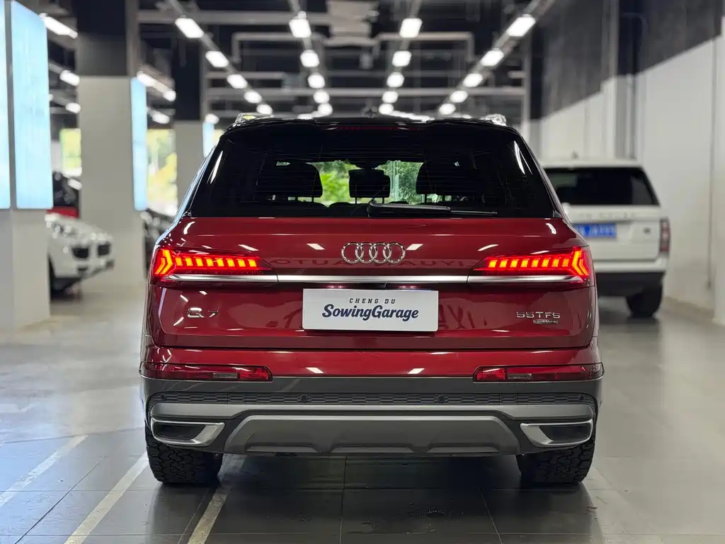 Audi Q7 2021 — фото 7