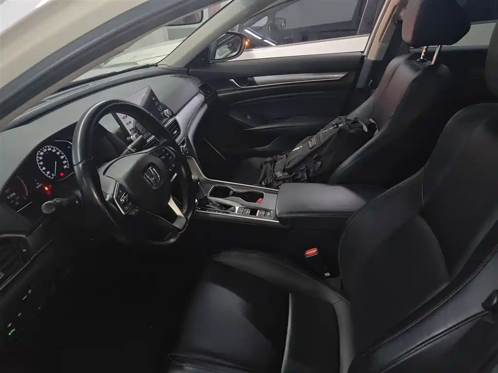 Honda Accord 2019 — фото 14