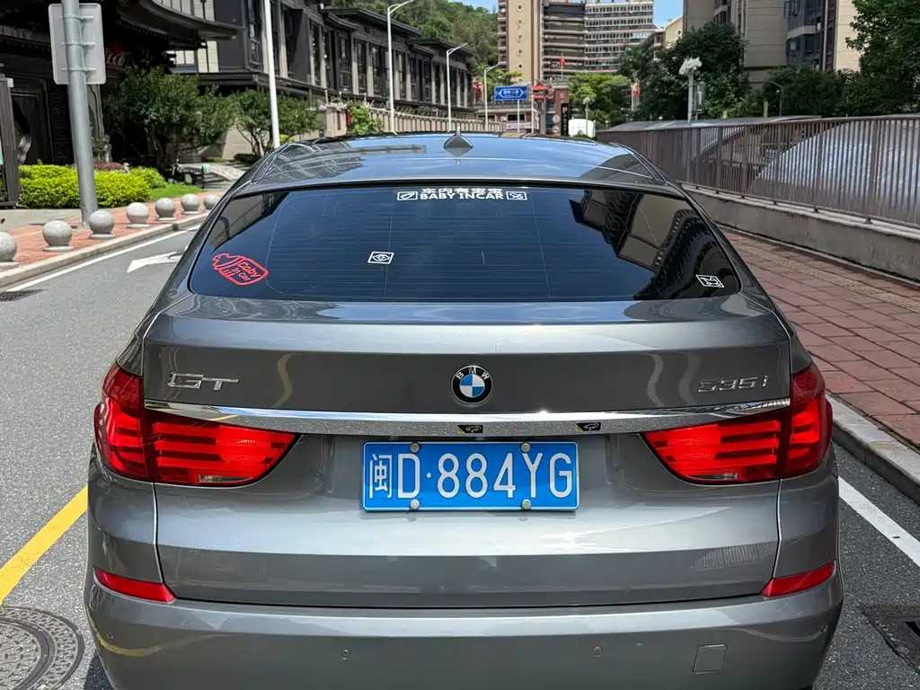 BMW 5 Series GT 2010 — фото 13