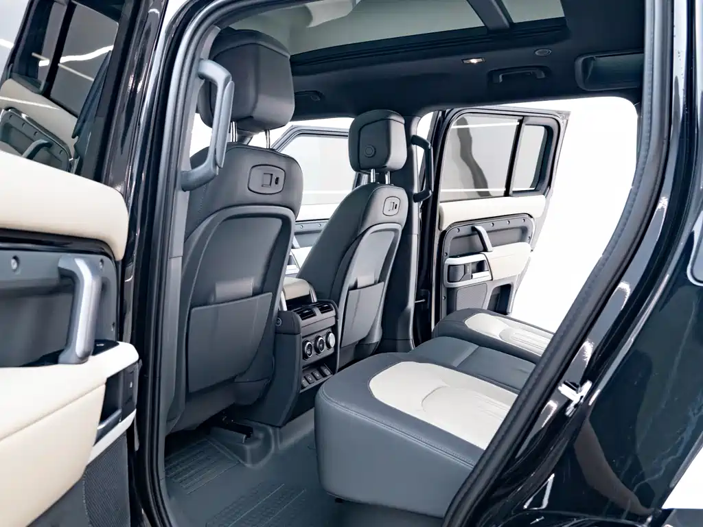Land Rover Defender 2022 — фото 7
