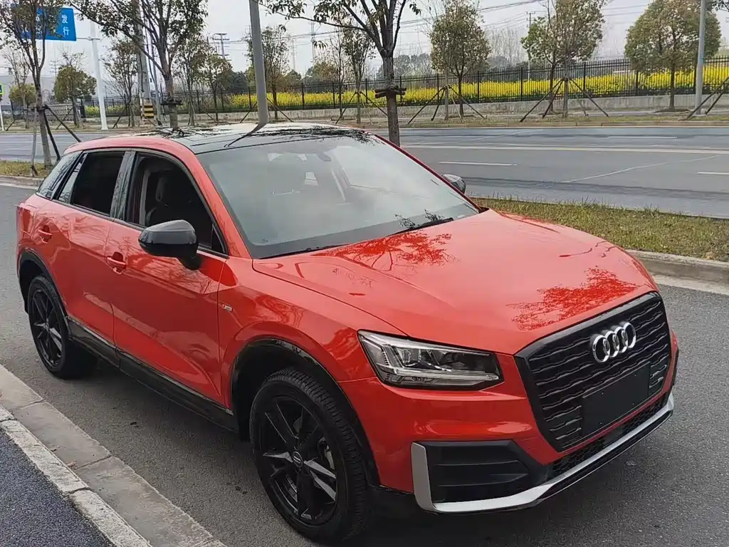 Audi Q2L 2020 — фото 1