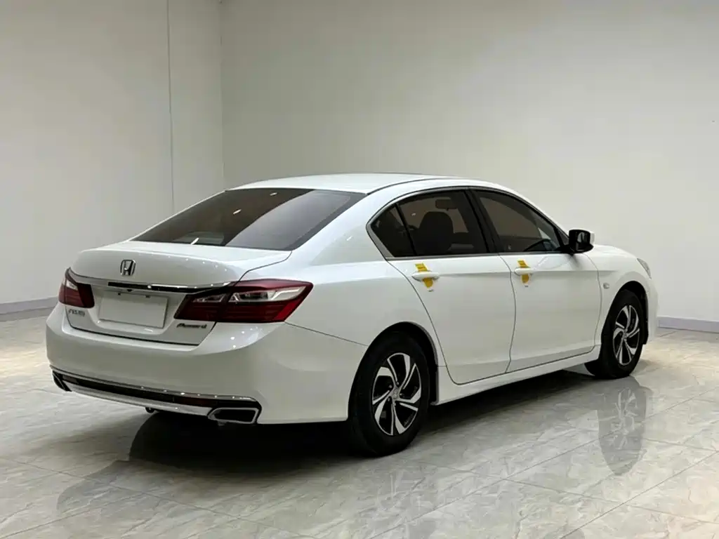 Honda Accord 2018 — фото 7