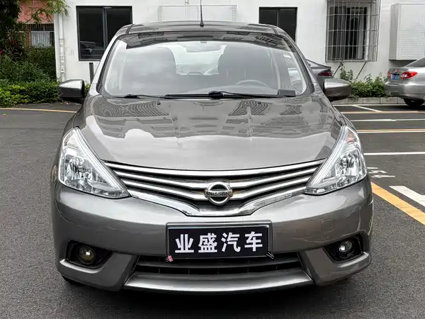 Nissan Livina 2013