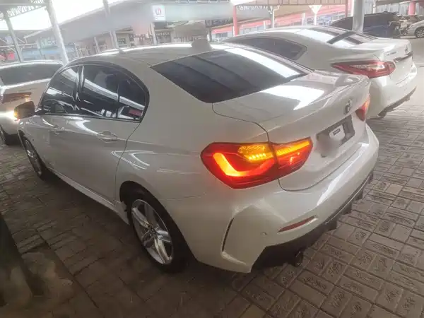 BMW 1 Series 2021