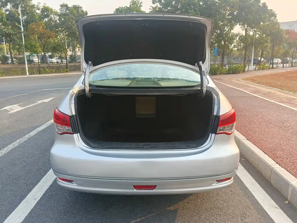 Nissan Sylphy 2015 — фото 18