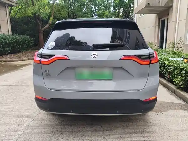 NIO ES8 2019