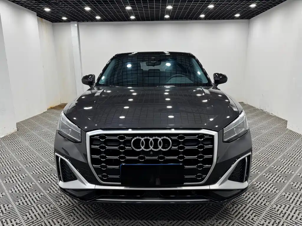 Audi Q2L 2023 — фото 2