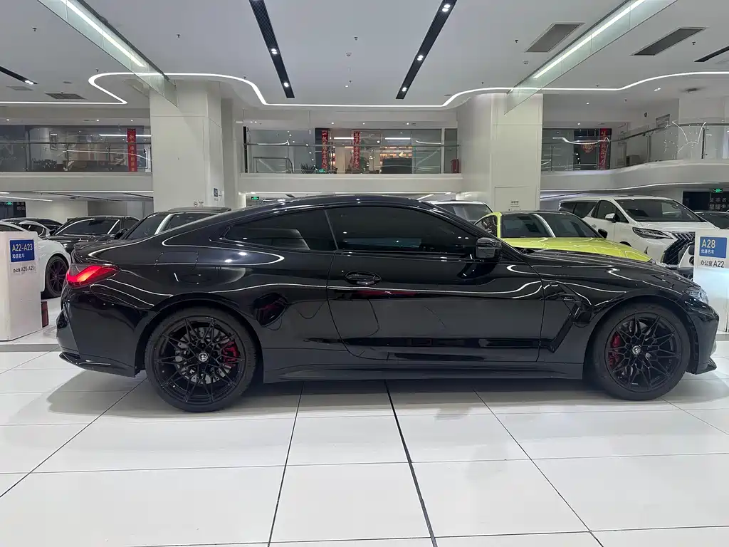 BMW M4 2023 — фото 9