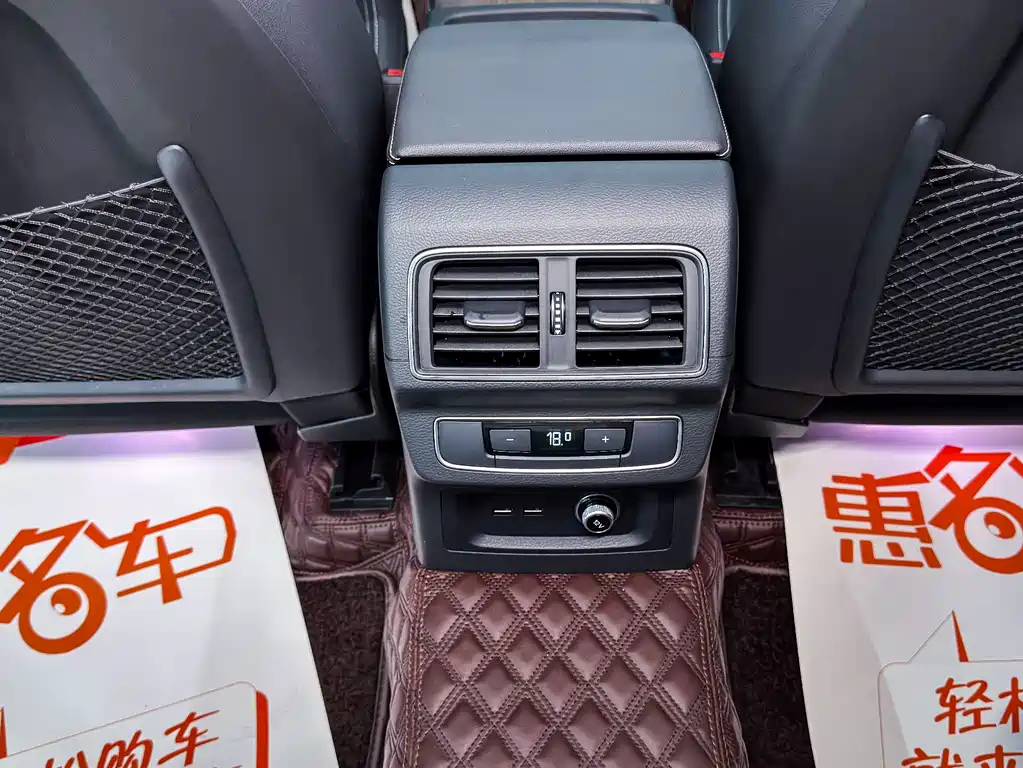 Audi Q5L 2023 — фото 17